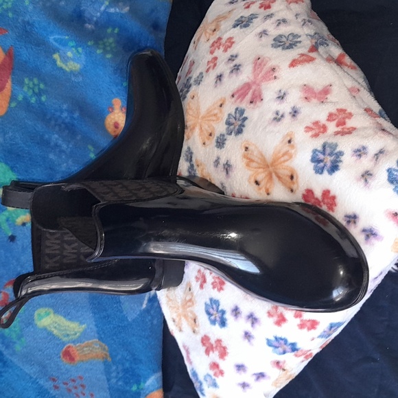 Michael Kors rain boots - Picture 2 of 4